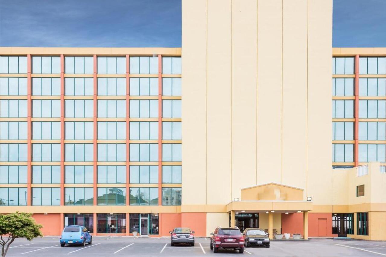 Ocean Resort Virginia Beach Exterior photo